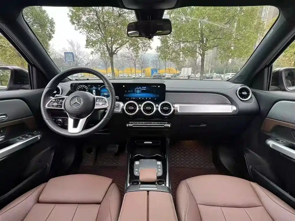 MERCEDES-BENZ GLB