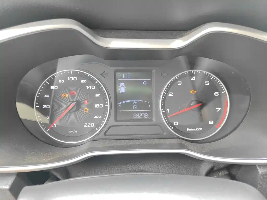 MG ZS — миниатюра 12