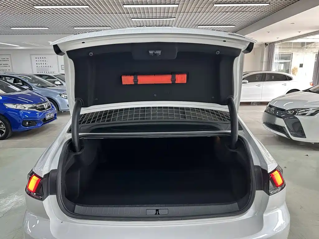 Peugeot 508 — миниатюра 10