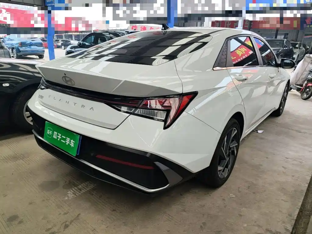 Hyundai Elantra — миниатюра 7