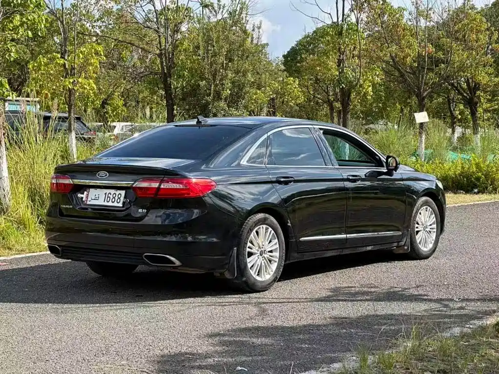 Ford Taurus — миниатюра 7