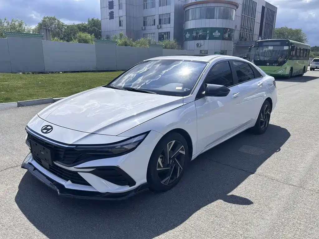 Hyundai Elantra — миниатюра 2