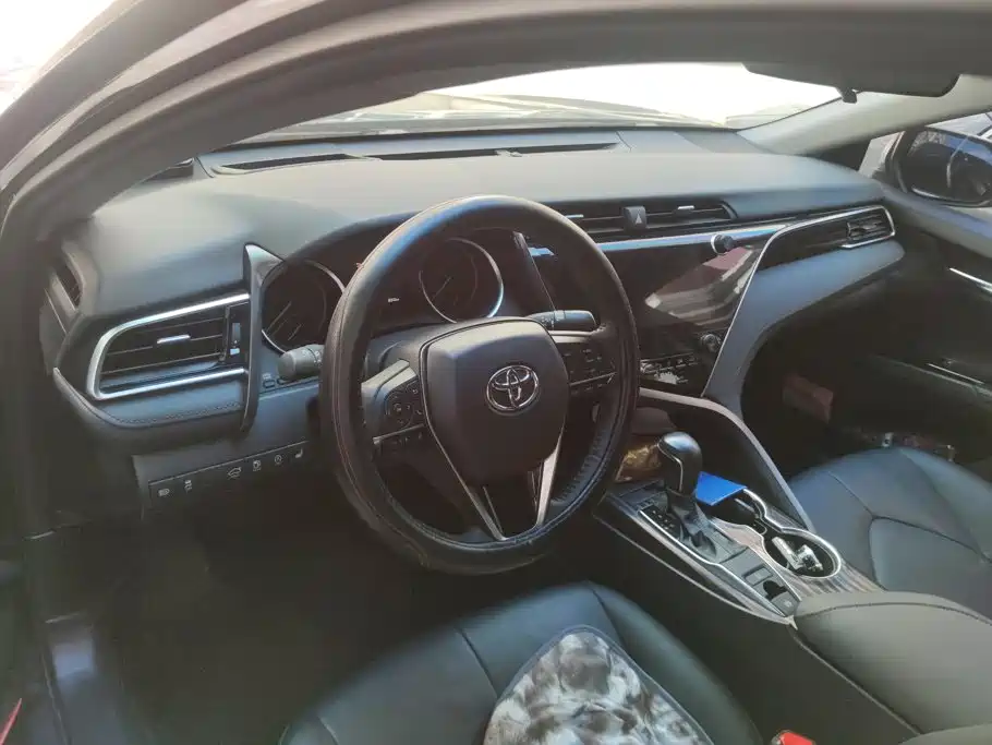 Toyota Camry — миниатюра 12