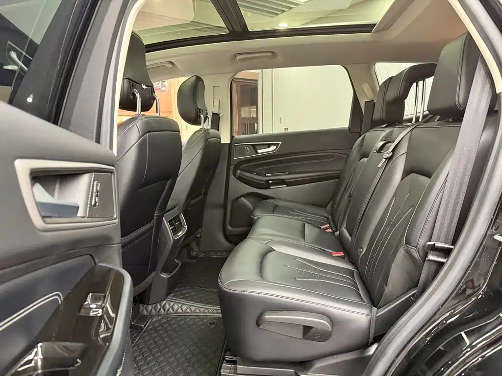 Ford Edge — миниатюра 7