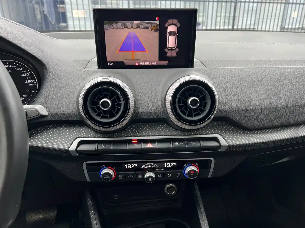 Audi Q2L — миниатюра 14