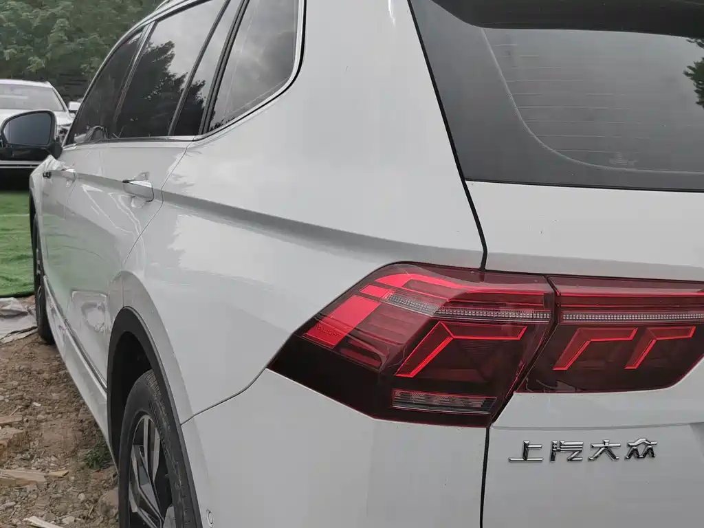 Volkswagen Tiguan L — миниатюра 13