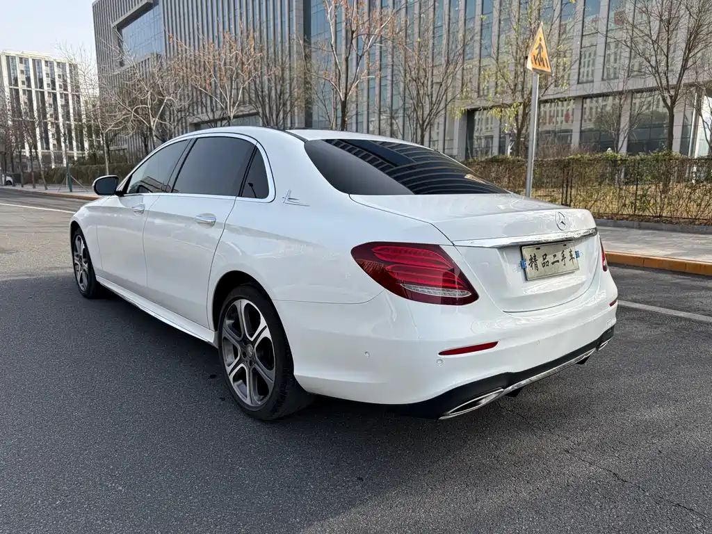 MERCEDES-BENZ E CLASS