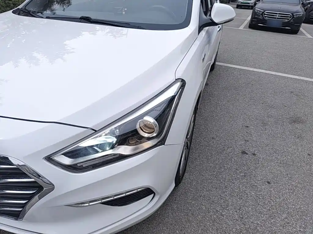 Hyundai Mistra — миниатюра 24
