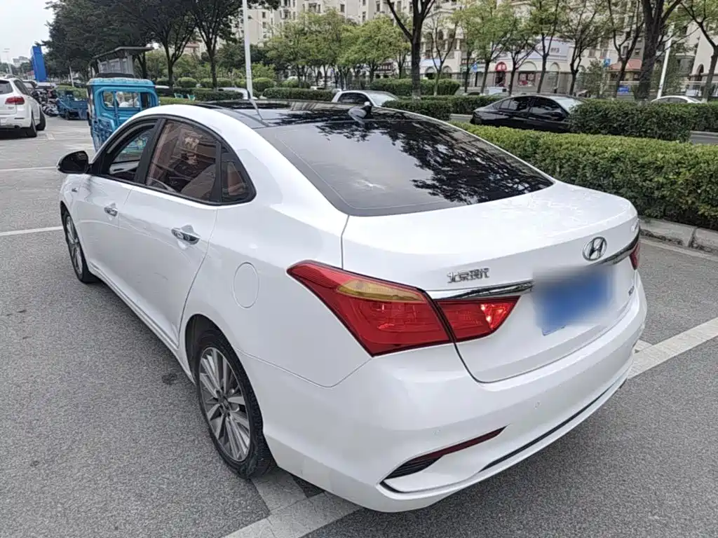 Hyundai Mistra — миниатюра 5
