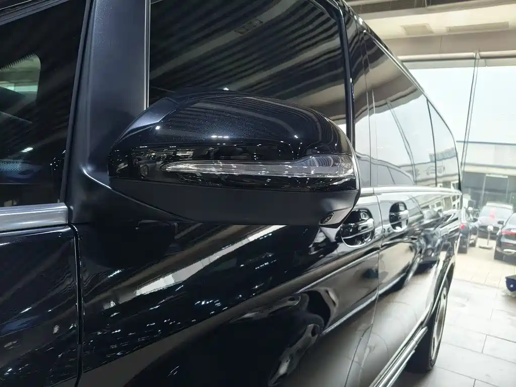 MERCEDES-BENZ V CLASS