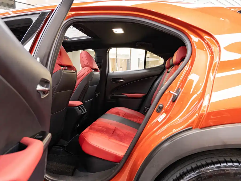 Lexus UX — миниатюра 9