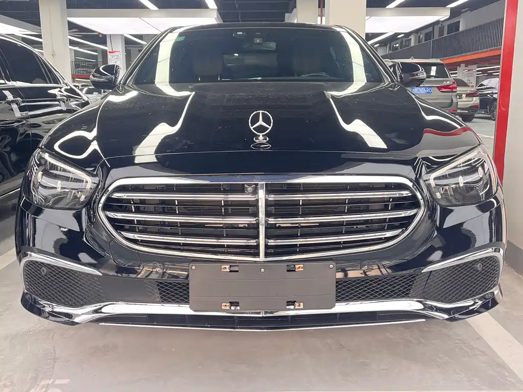 Mercedes-Benz E-Class — миниатюра 2