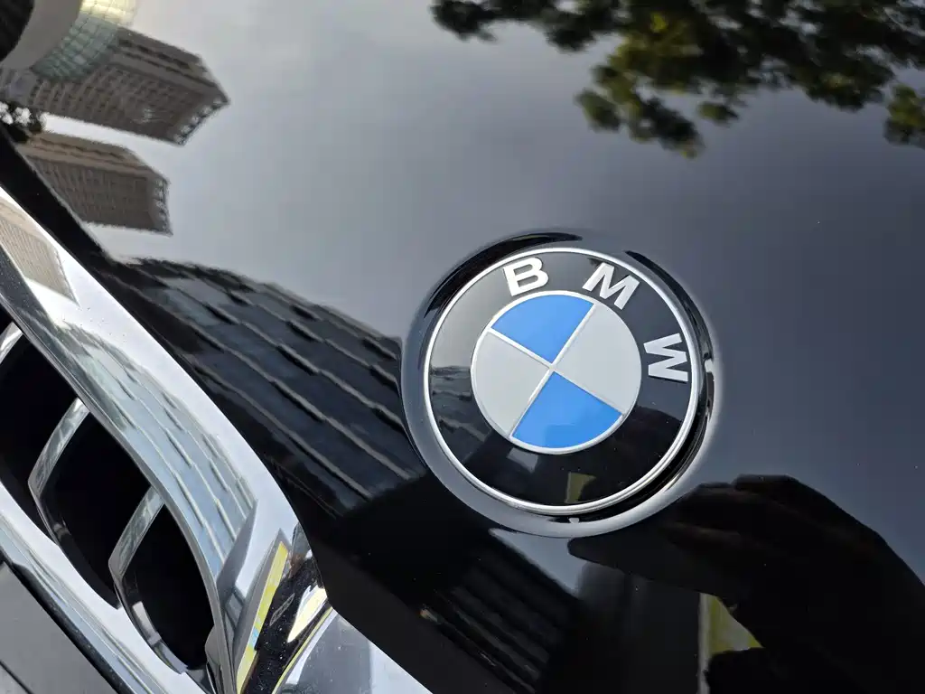 BMW 5 Series — миниатюра 19