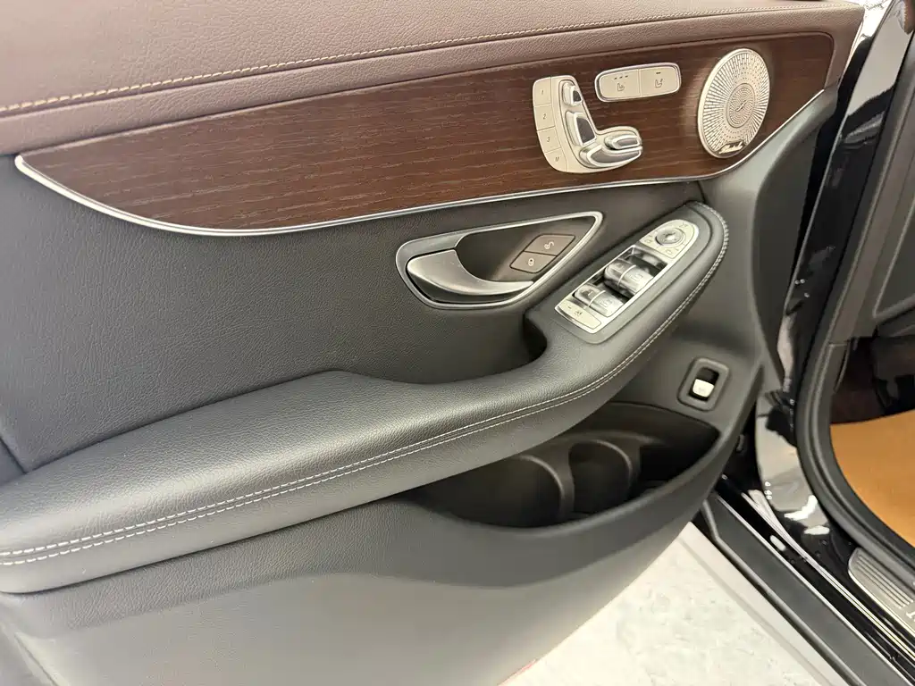 Mercedes-Benz GLC — миниатюра 9