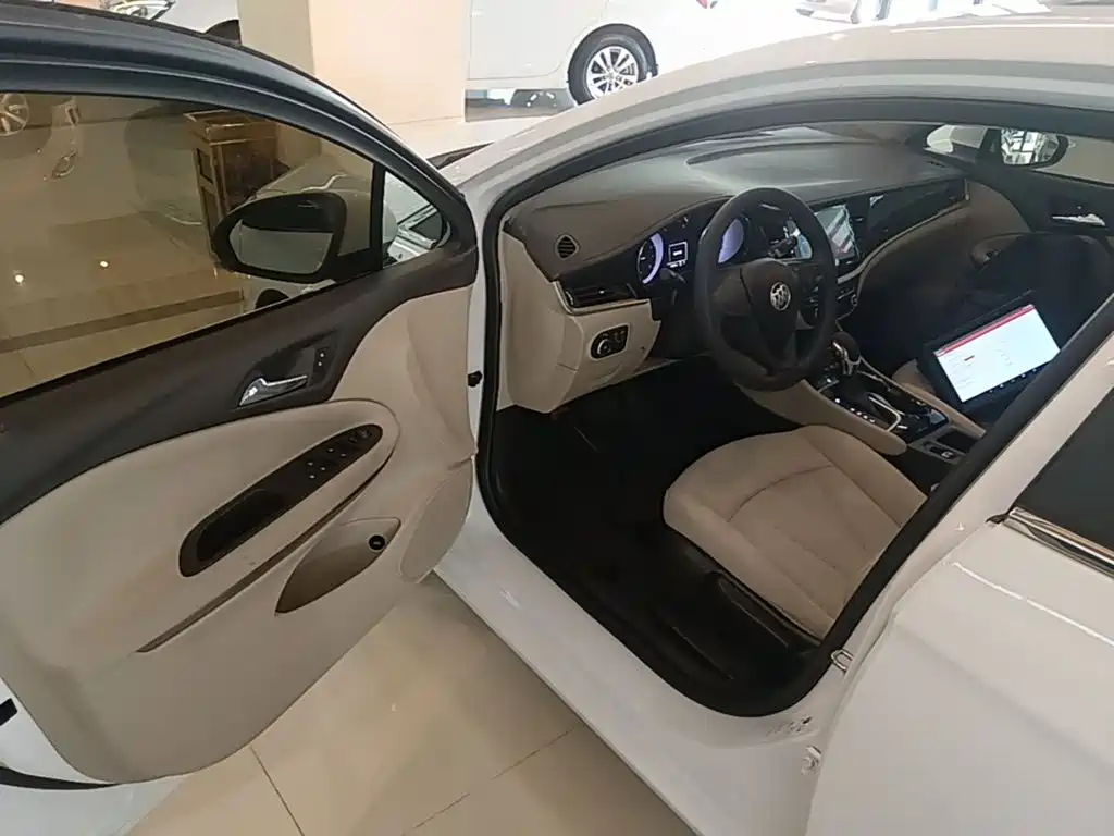 Buick Verano — миниатюра 16