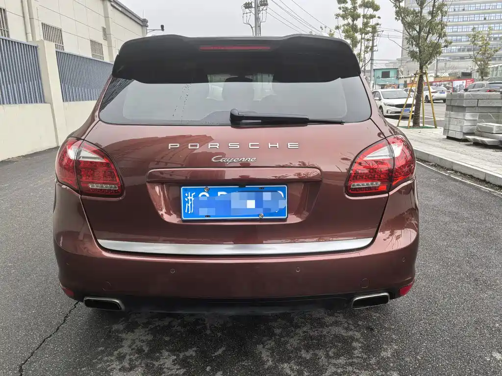 Porsche Cayenne — миниатюра 3