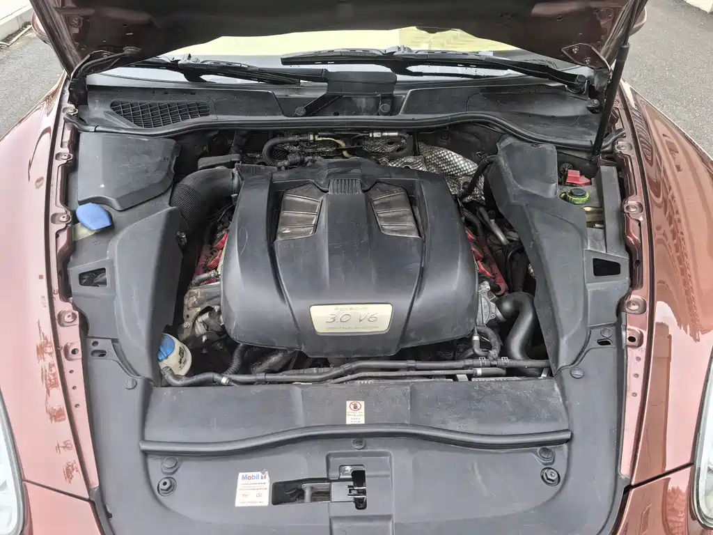 Porsche Cayenne — миниатюра 13