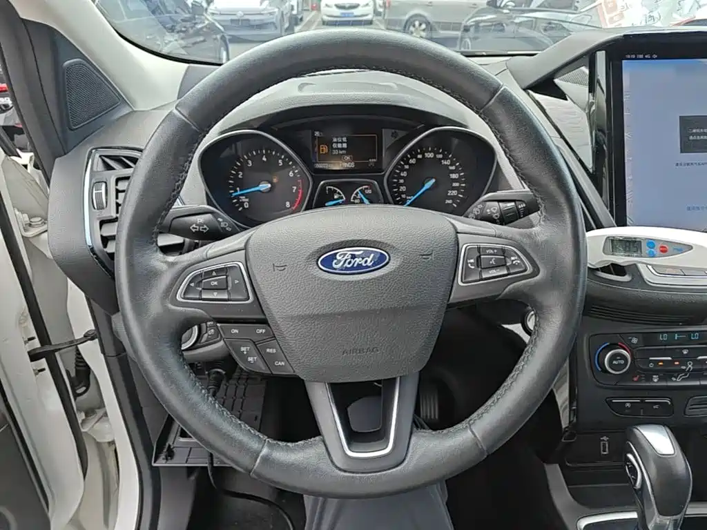 Ford Kuga — миниатюра 11