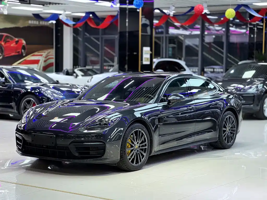 Porsche Panamera 2021