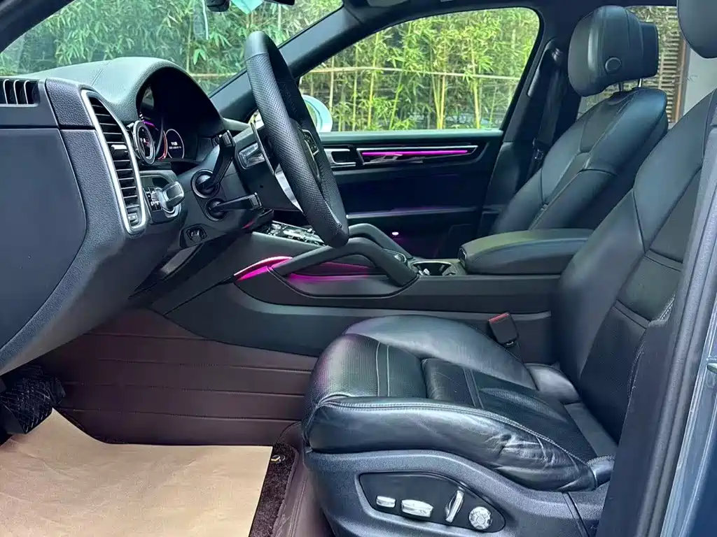 Porsche Cayenne — миниатюра 5