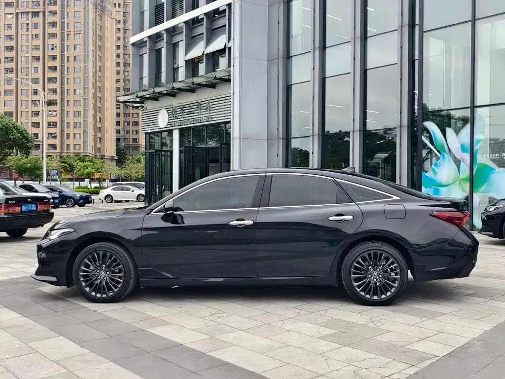 Toyota Avalon — миниатюра 3