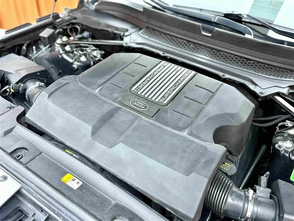 Land Rover Range Rover — миниатюра 18