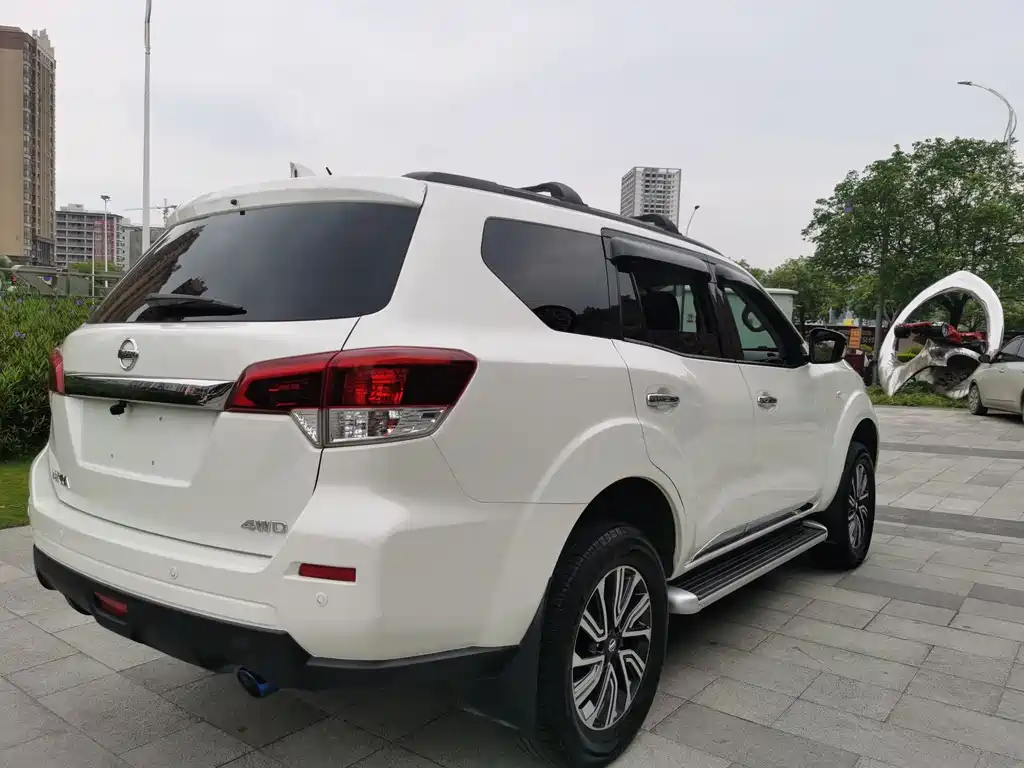 Nissan Terra 2018 2.5L AT Luxury
