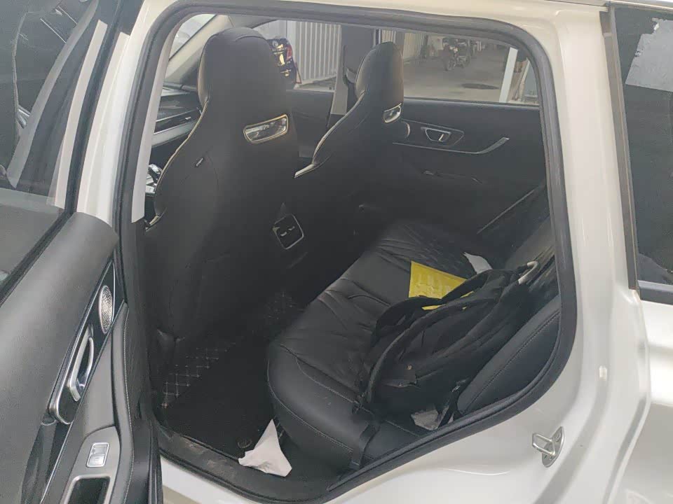 CHERY Tiggo 7 PLUS 1.5 л 2023 г. Белый, пробег 10000 км