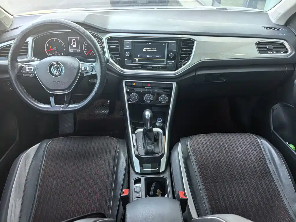 Volkswagen T-Roc — миниатюра 10
