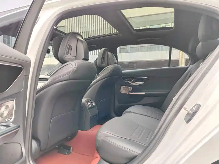 Mercedes-Benz C-Class — миниатюра 5