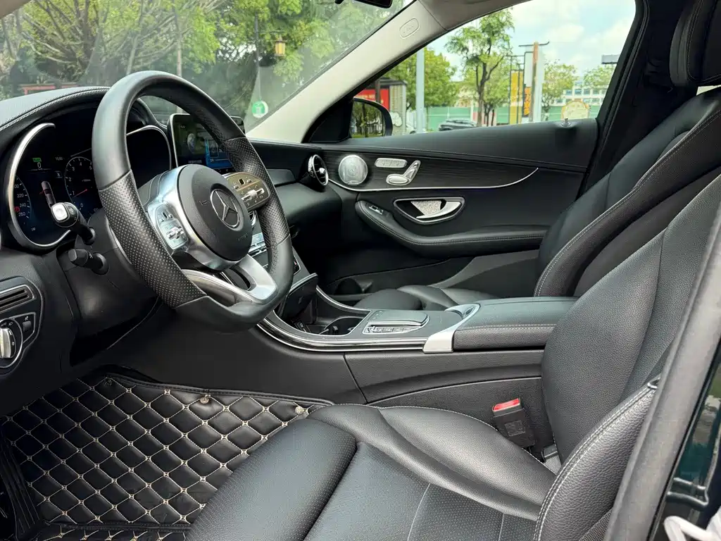 Mercedes-Benz C-Class — миниатюра 6