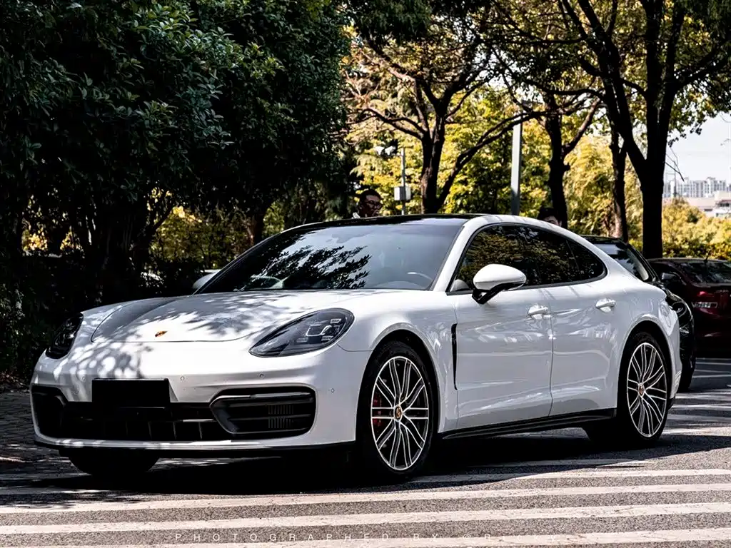 Porsche Panamera 2021