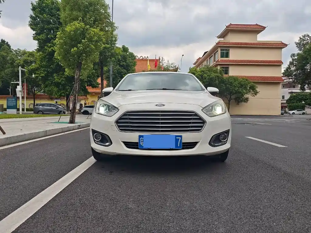 Ford Escort — миниатюра 2