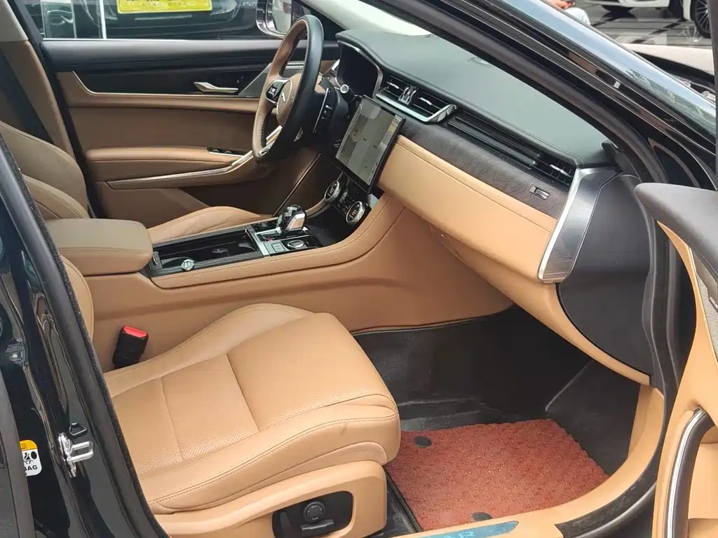 Jaguar XFL — миниатюра 5