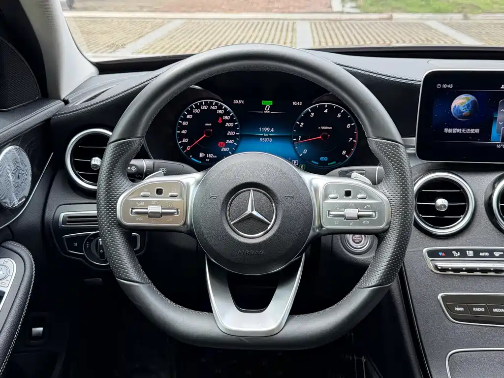 Mercedes-Benz C-Class — миниатюра 16