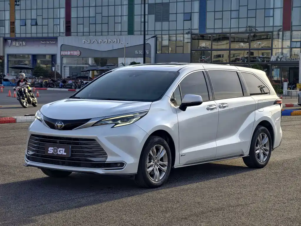 Toyota Sienna 2024