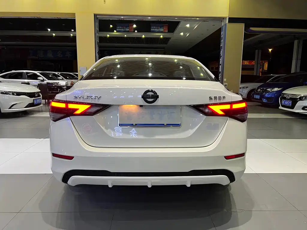 Nissan Sylphy — миниатюра 4
