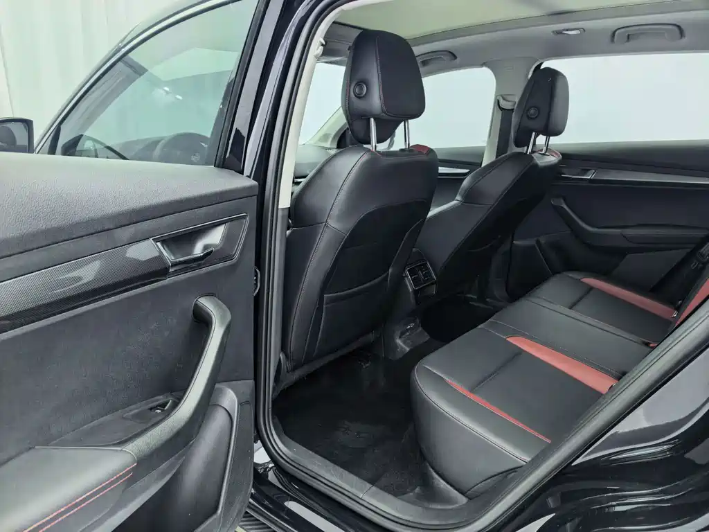 Skoda Karoq — миниатюра 16