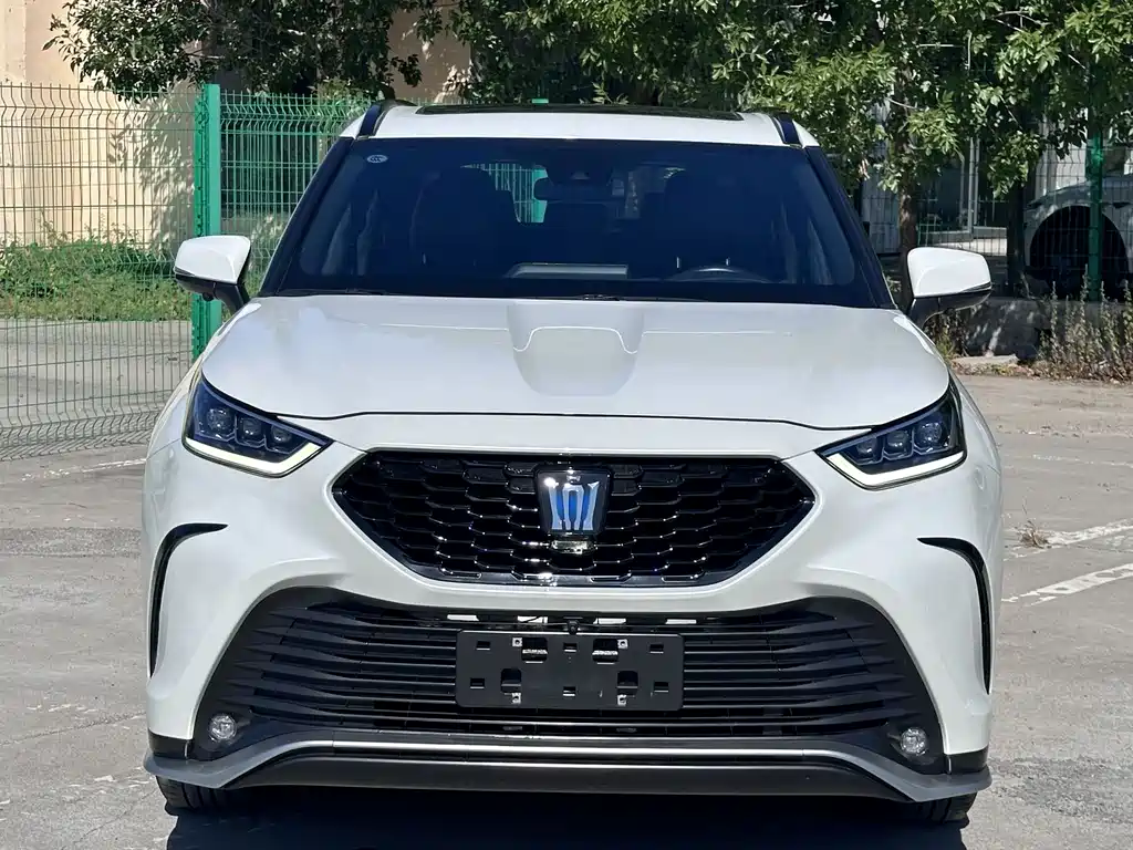 Toyota Crown Kluger — миниатюра 2