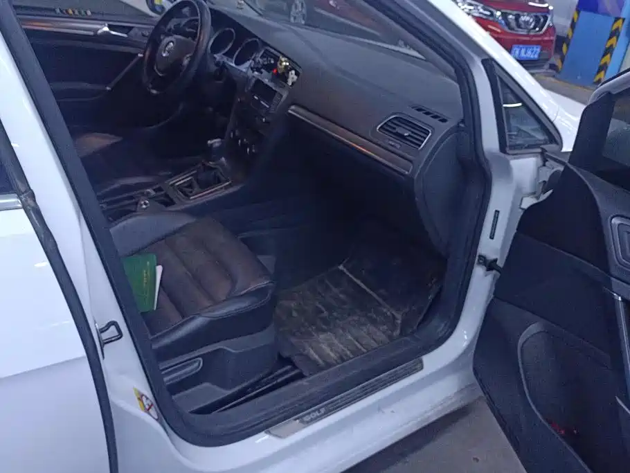 Volkswagen Golf — миниатюра 8