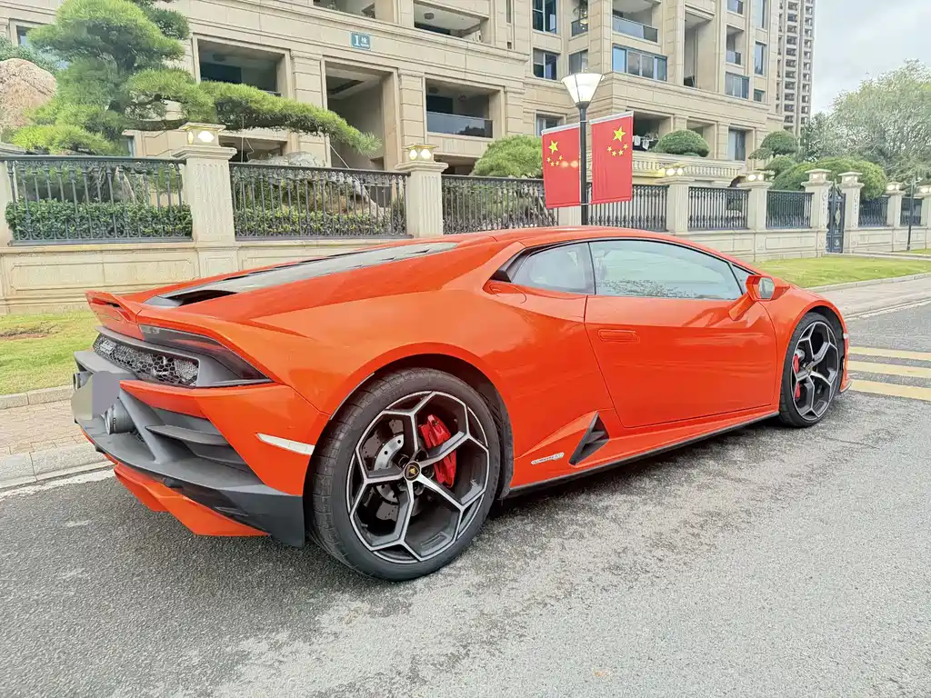 LAMBORGHINI HURACÁN