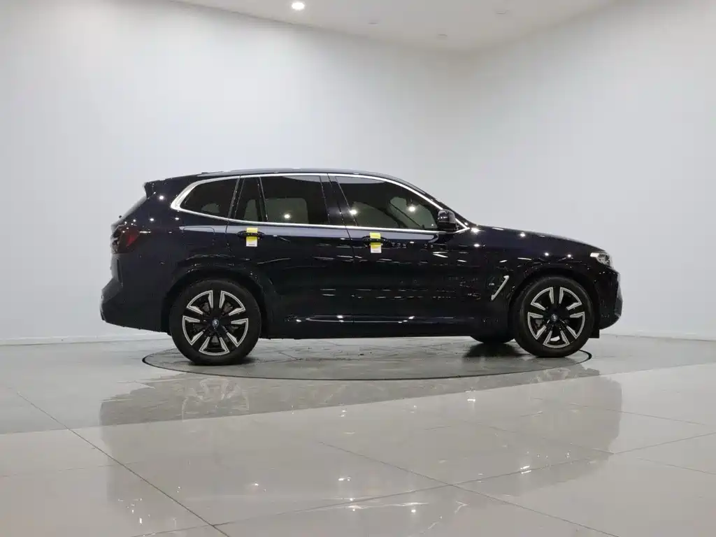 BMW iX3 — миниатюра 7