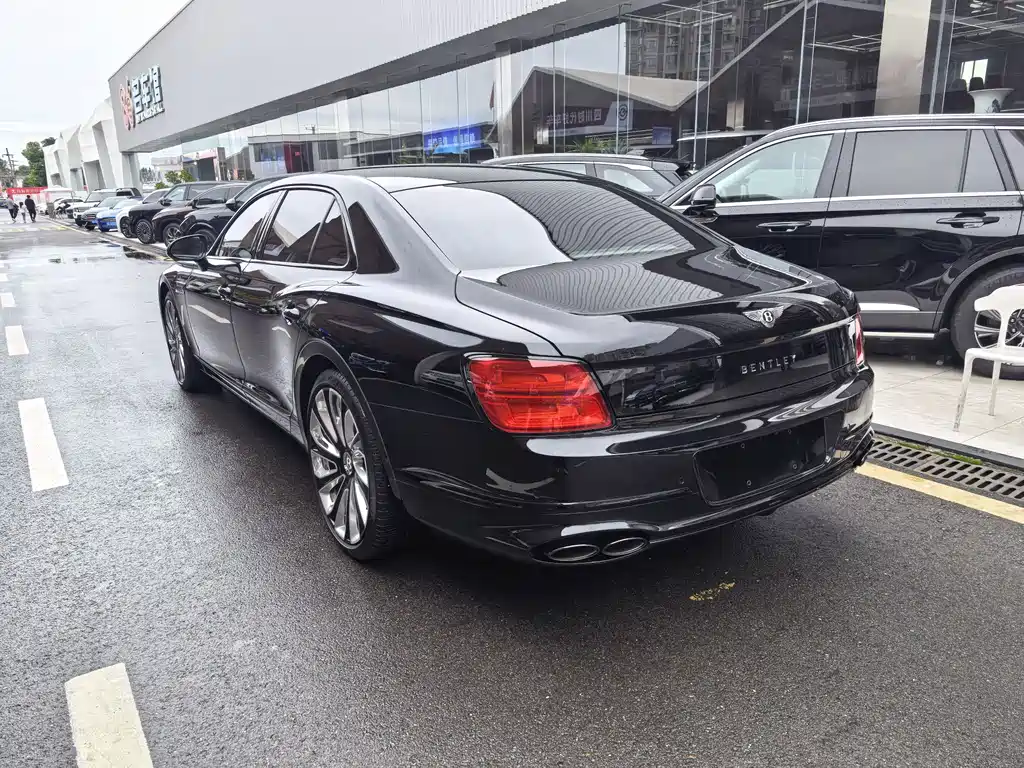Bentley Flying Spur — миниатюра 8