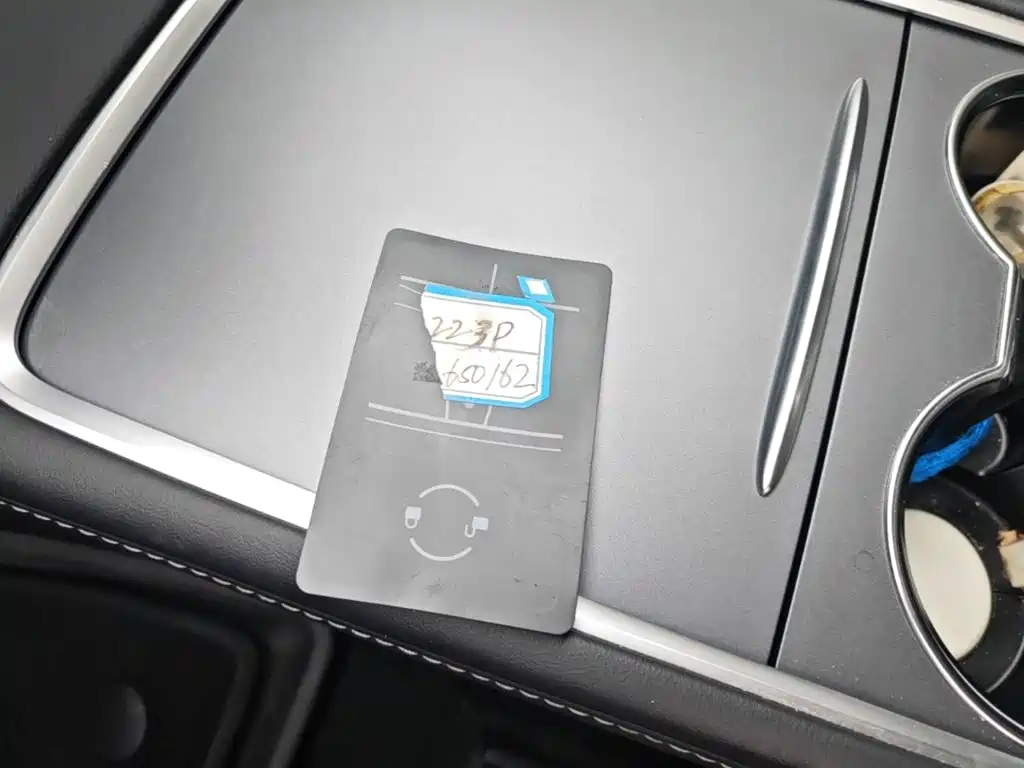 Tesla Model 3 — миниатюра 17