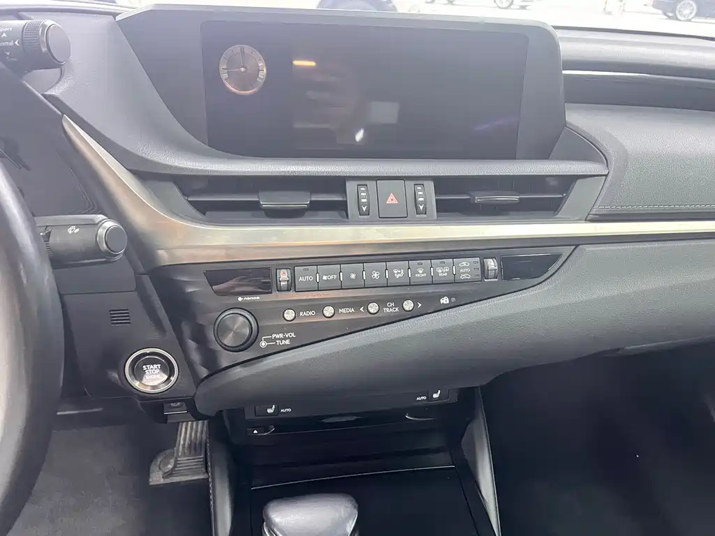 Lexus ES — миниатюра 6
