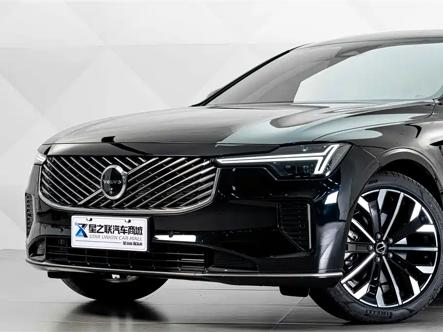 Volvo S90 2026 B5 Luxury
