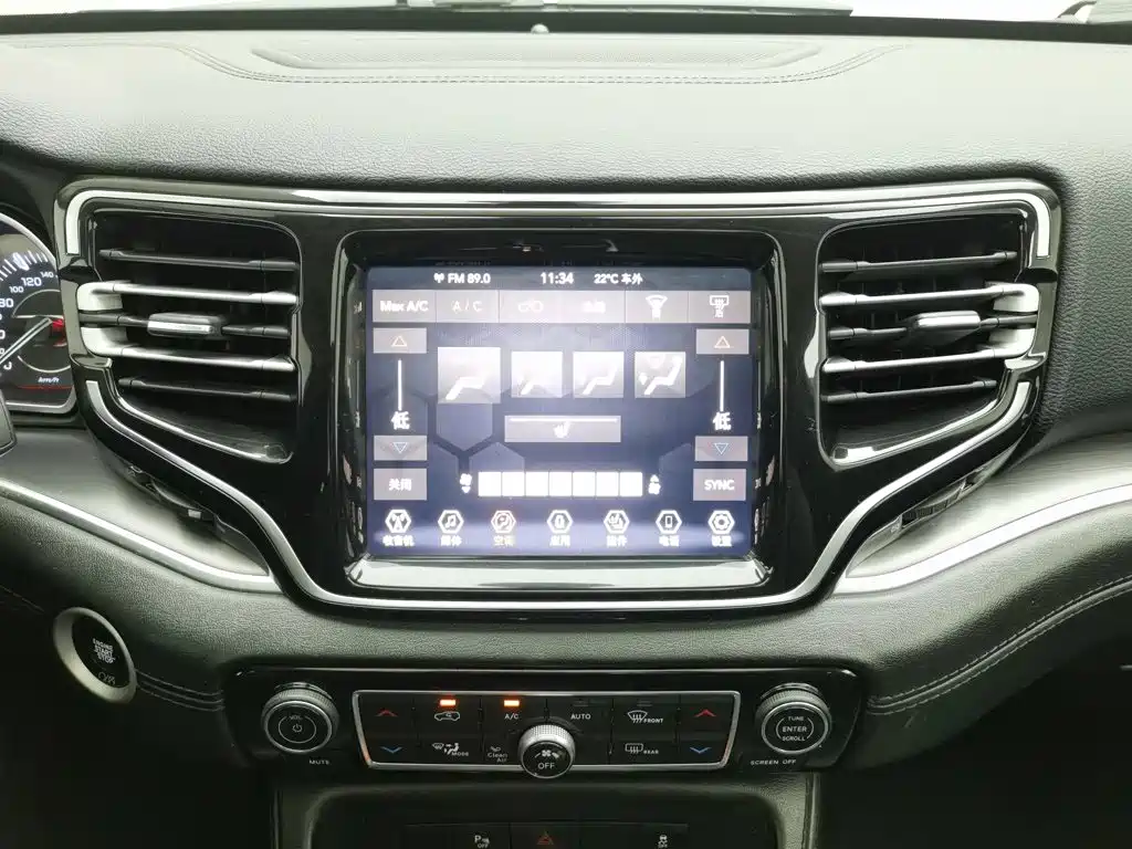 Jeep Commander — миниатюра 12