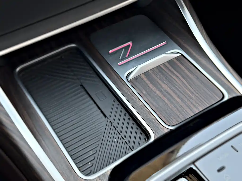 BMW 7 Series — миниатюра 12