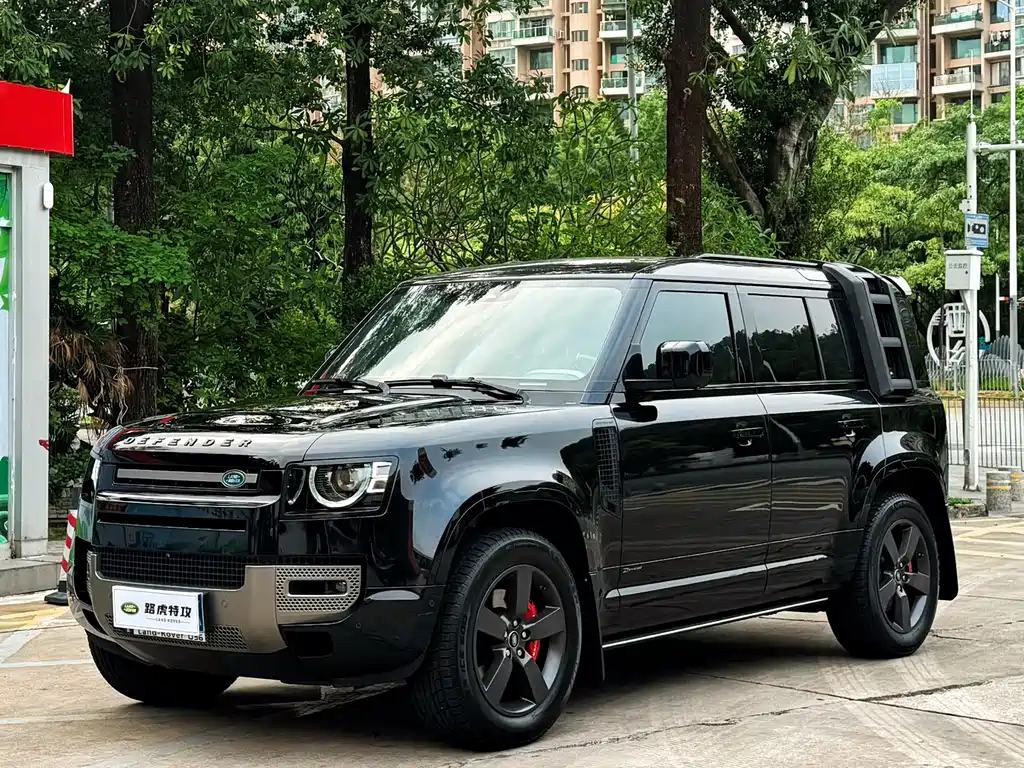 Land Rover Defender 2021