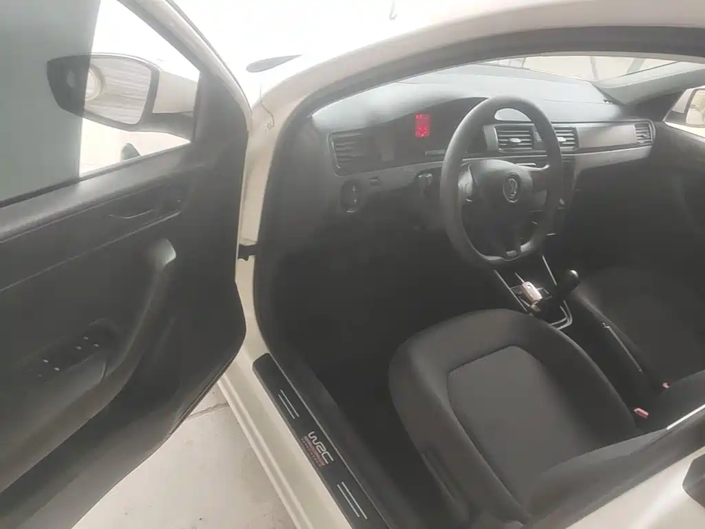 Volkswagen Santana — миниатюра 16